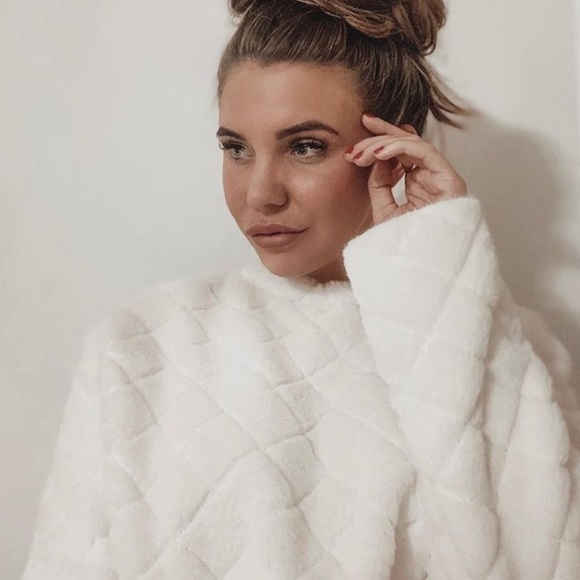 𝗡𝗪𝗧 𝗭𝗮𝗿𝗮 • Faux Fur Sweatshirt - Picture 9 of 9
